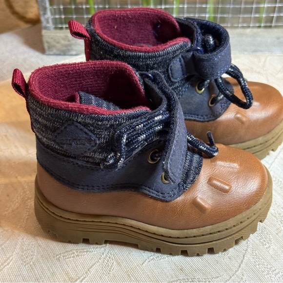 Carter’s Rain and Snow Boots. Tie and hook and loop fastener. Baby Size 5 - Picture 1 of 7
